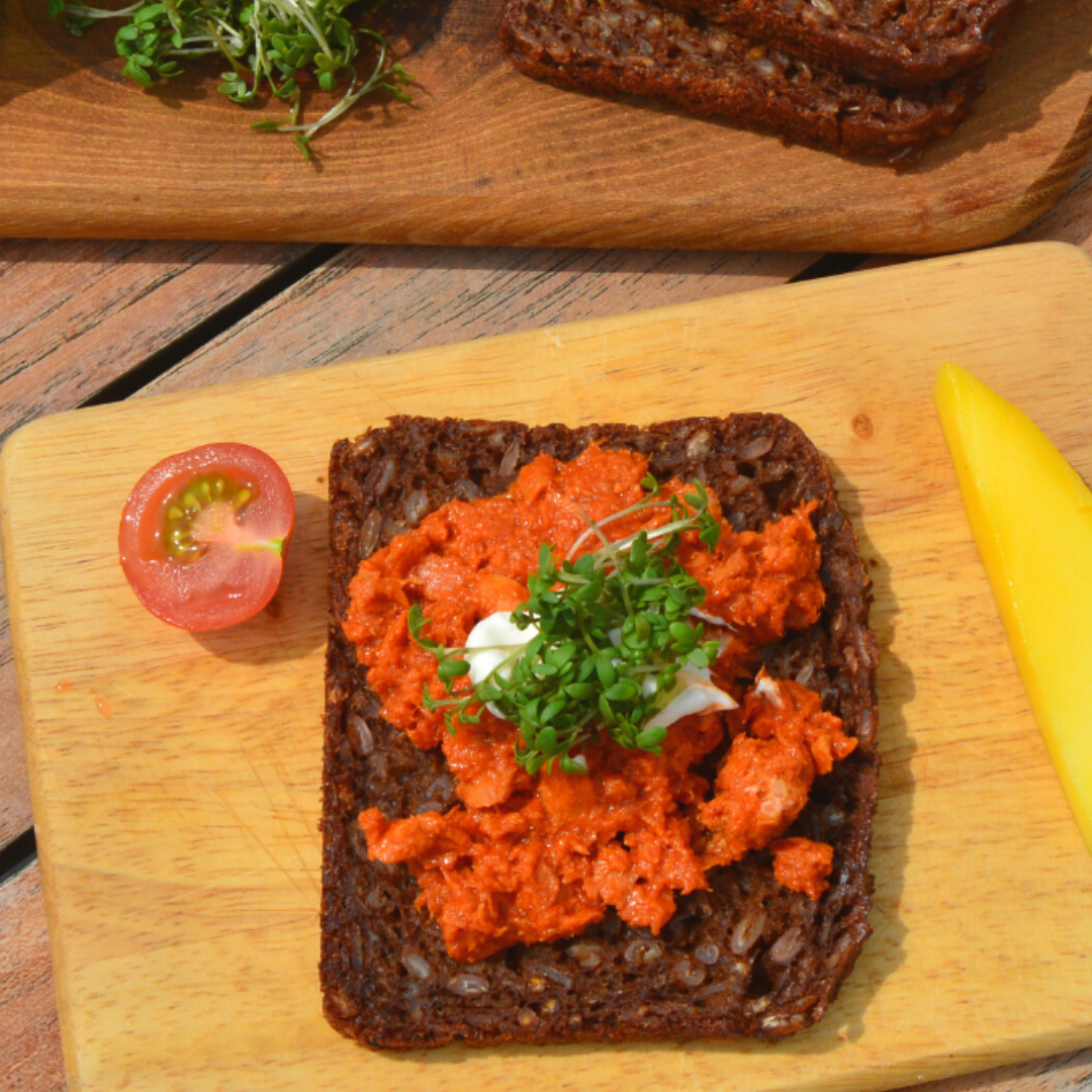 12 pcs • Canned pulled salmon box • Tomato